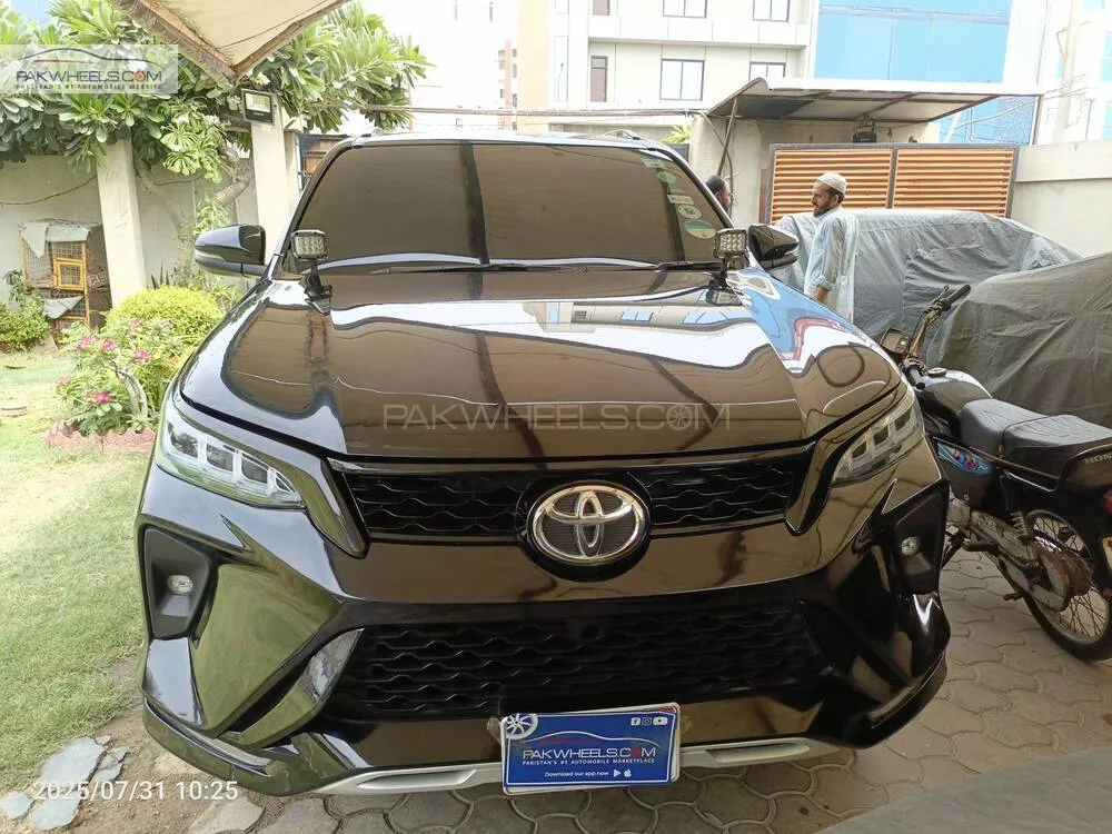 Toyota Fortuner 2020 for Sale in Karachi Image-1