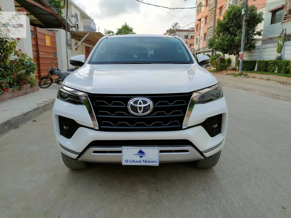 Toyota Fortuner 2021 for Sale in Karachi Image-1