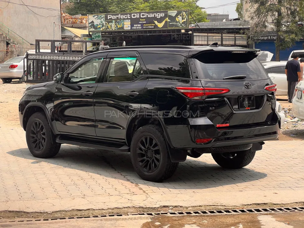 Toyota Fortuner 2022 for Sale in Islamabad Image-1