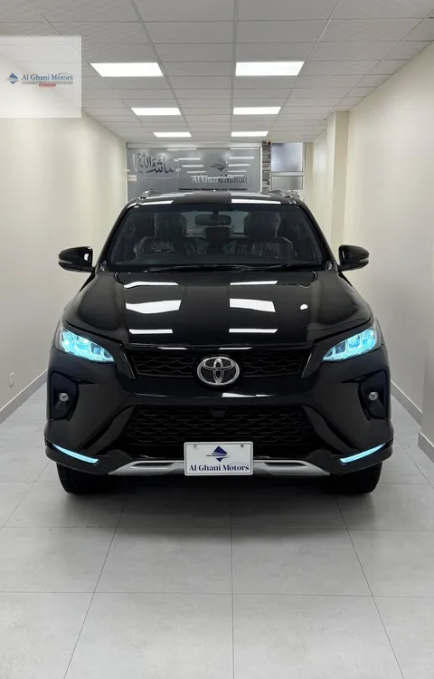 Toyota Fortuner 2022 for Sale in Karachi Image-1