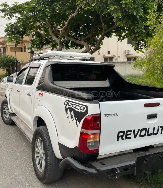 Toyota Hilux 2009 for Sale in Lahore Image-1