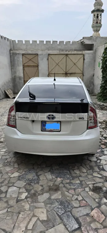 Toyota Prius 2010 for Sale in Peshawar Toyota Prius 2010 for Sale in Peshawar Image-4