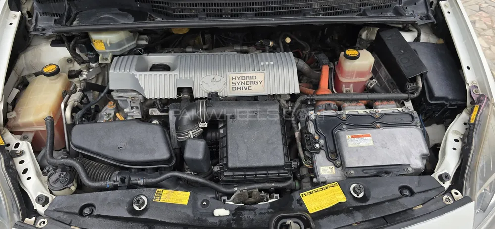 Toyota Prius 2010 for Sale in Peshawar Toyota Prius 2010 for Sale in Peshawar Image-13