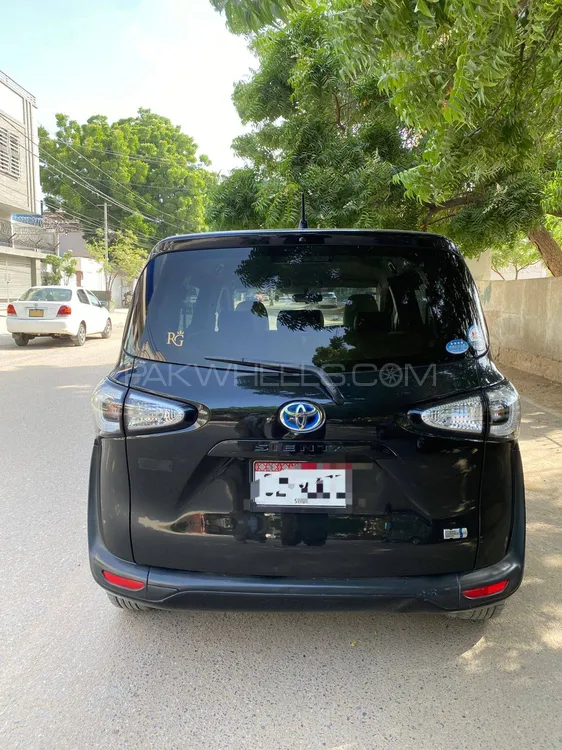Toyota Sienta 2016 for Sale in Karachi Image-1