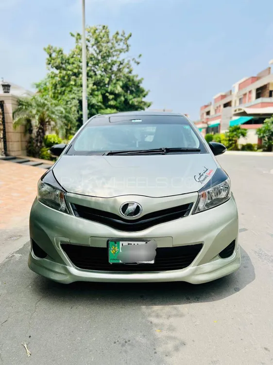 Toyota Vitz 2011 for Sale in Gujranwala Image-1