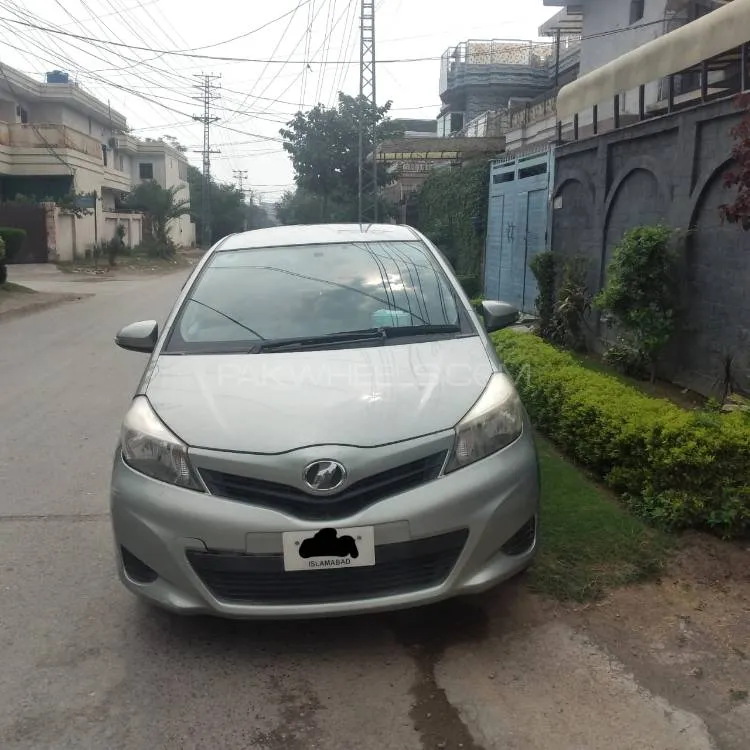 Toyota Vitz 2012 for Sale in Peshawar Image-1