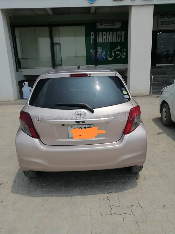 Toyota Vitz 2012 for Sale in Islamabad Image-1