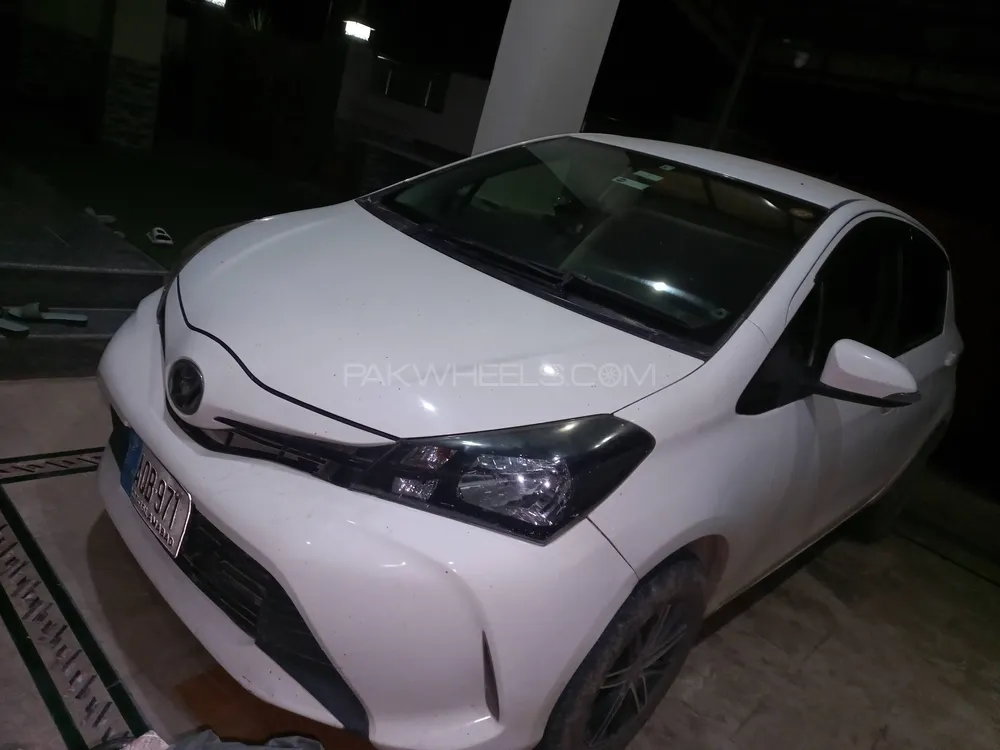 Toyota Vitz 2015 for Sale in Islamabad Image-1