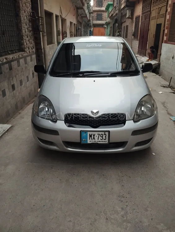Toyota Vitz 2004 for Sale in Peshawar Image-1