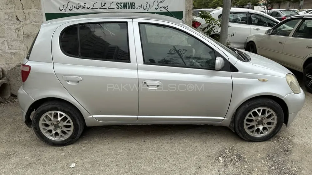Toyota Vitz 2002 for Sale in Karachi Image-1