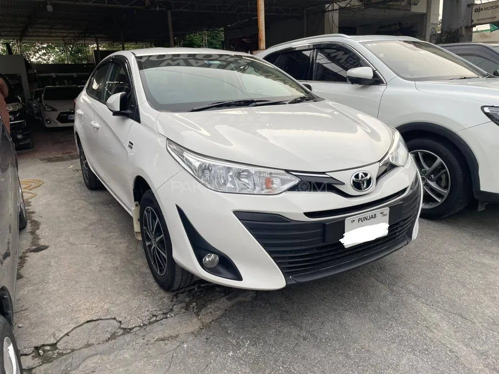 Toyota Yaris Sedan 2022 for Sale in Lahore Image-1