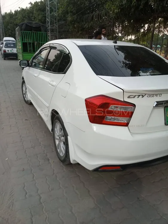 Honda City 2017 for Sale in Lahore Image-1
