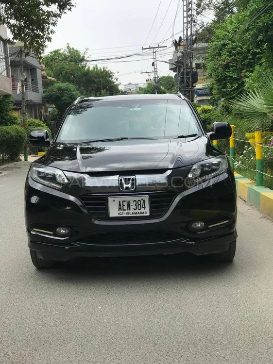 Honda Vezel 2014 for Sale in Lahore Image-1