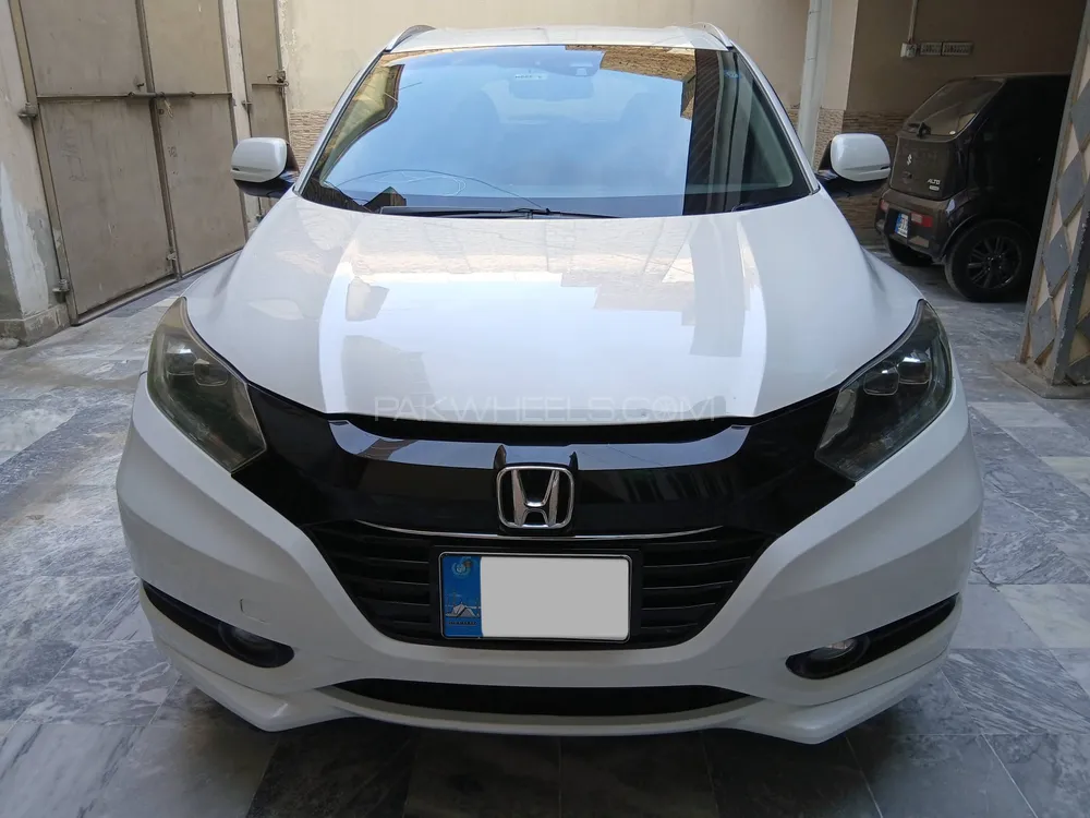 Honda Vezel 2014 for Sale in Peshawar Image-1