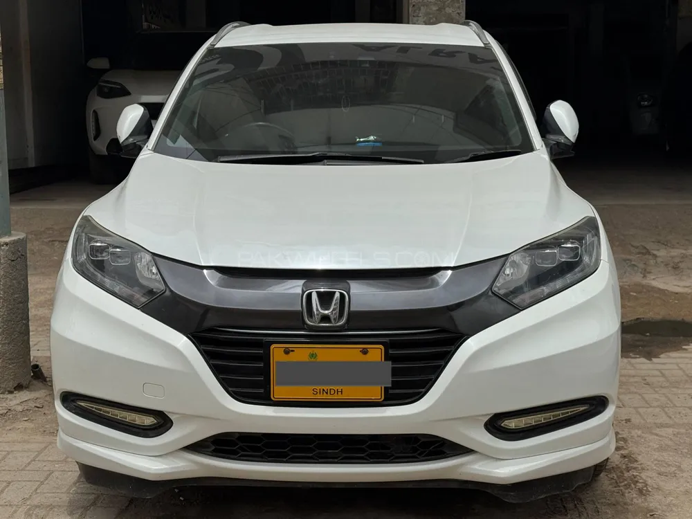 Honda Vezel 2015 for Sale in Karachi Image-1