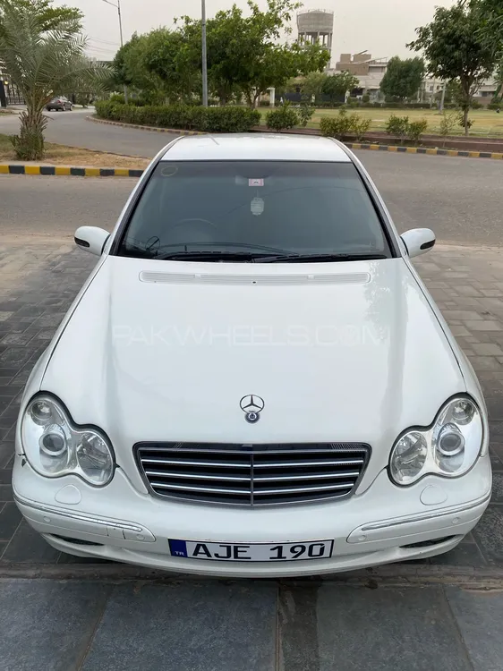 Mercedes Benz C Class 2004 for Sale in Multan Image-1