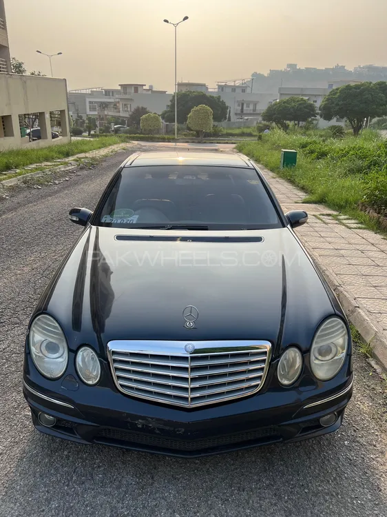 Mercedes Benz E Class 2005 for Sale in Islamabad Image-1