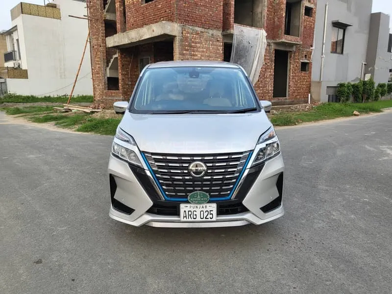 Nissan Serena 2020 for Sale in Lahore Image-1