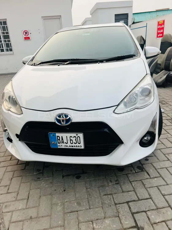 Toyota Aqua 2015 for Sale in Wah cantt Image-1