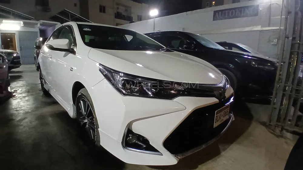 Toyota Corolla 2017 for Sale in Karachi Image-1