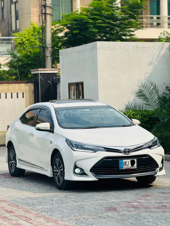 Toyota Corolla 2018 for Sale in Faisalabad Image-1