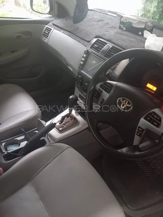 Toyota Corolla Axio 2012 for Sale in Sialkot Image-1