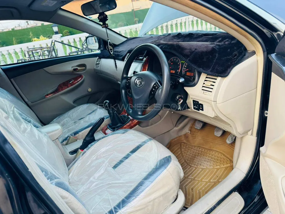 Toyota Corolla 2013 for Sale in Peshawar Image-1