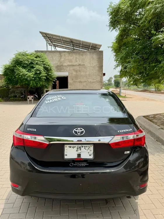 Toyota Corolla 2015 for Sale in Okara Image-1