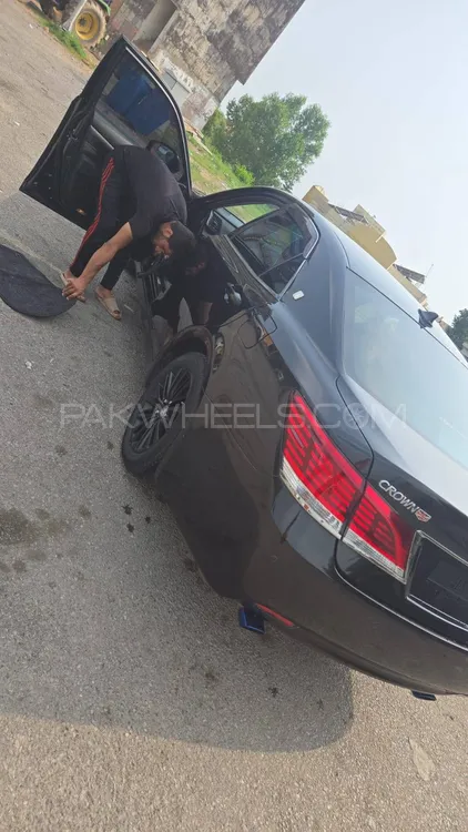 Toyota Crown 2014 for Sale in Islamabad Image-1