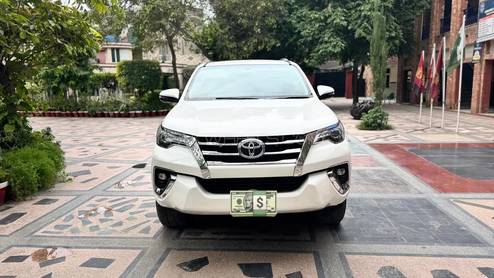 Toyota Fortuner 2020 for Sale in Lahore Image-1