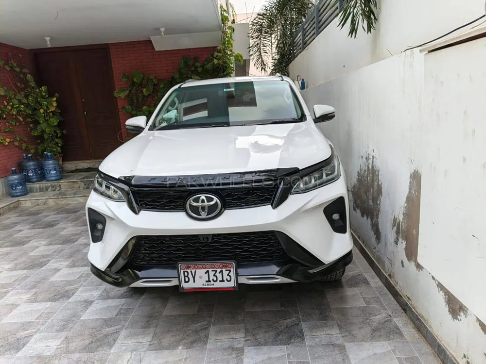 Toyota Fortuner 2020 for Sale in Karachi Image-1