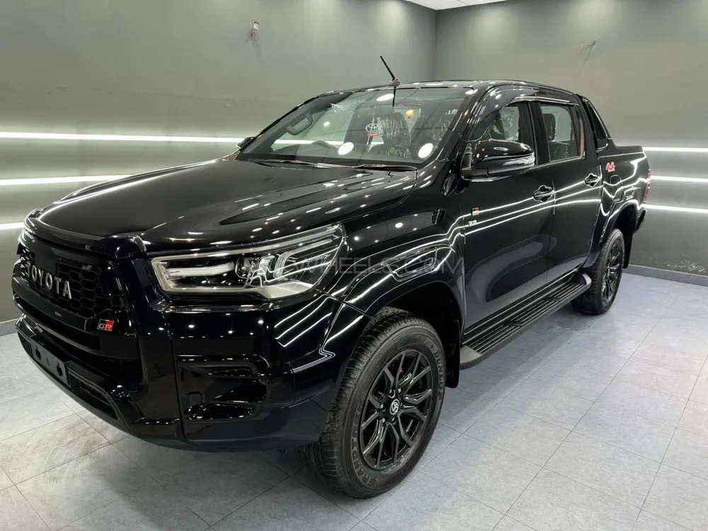 Toyota Hilux 2024 for Sale in Lahore Image-1