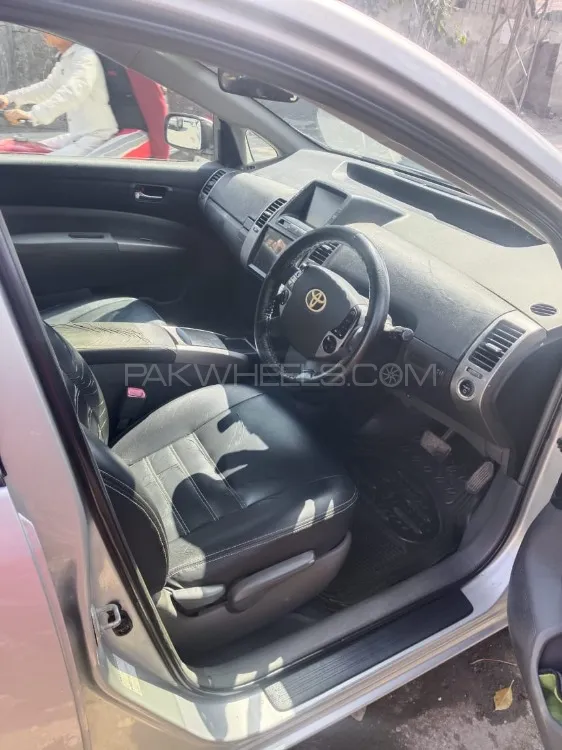 Toyota Prius 2013 for Sale in Lahore Image-1
