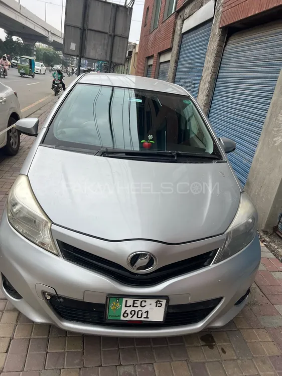 Toyota Vitz 2012 for Sale in Lahore Image-1