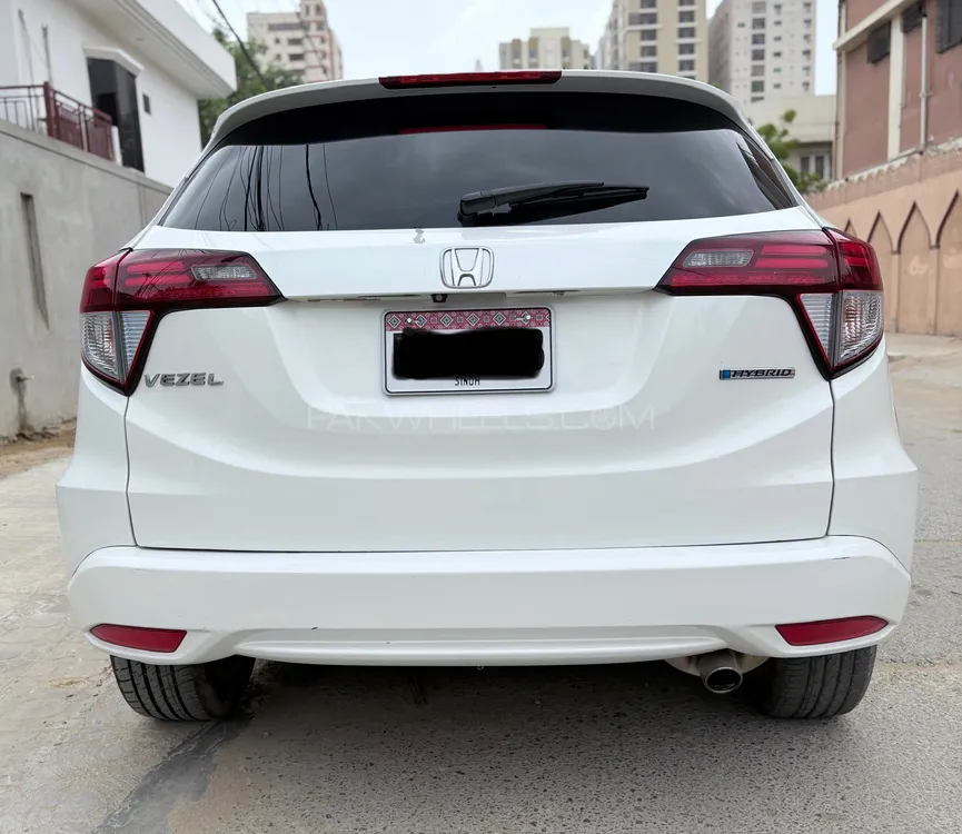 Honda Vezel 2014 for Sale in Karachi Image-1