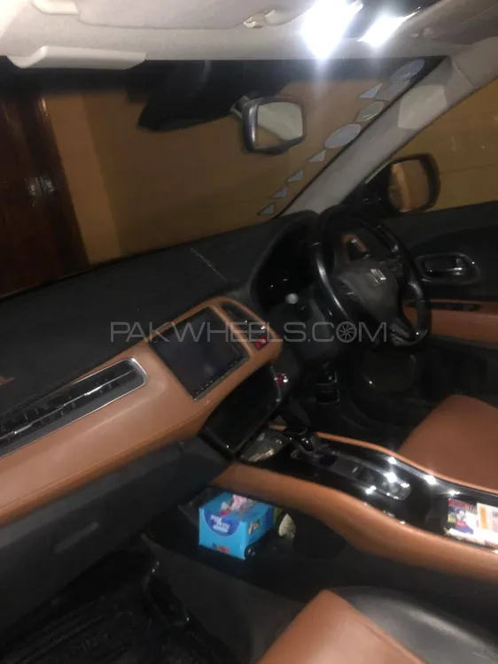 Honda Vezel 2015 for Sale in Karachi Image-1