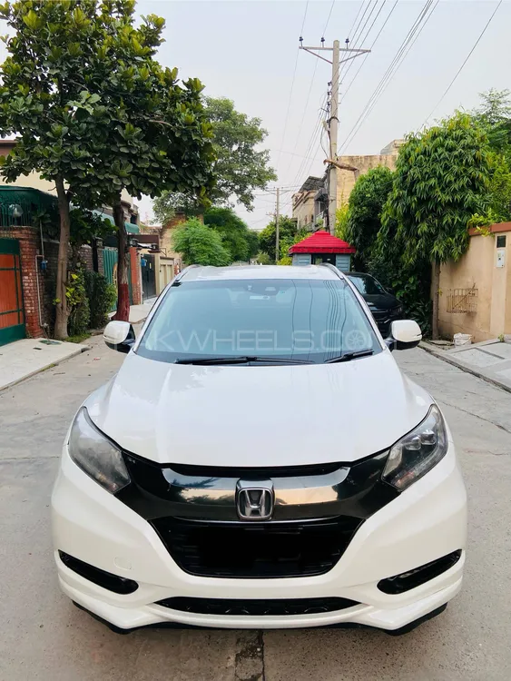 Honda Vezel 2016 for Sale in Lahore Image-1
