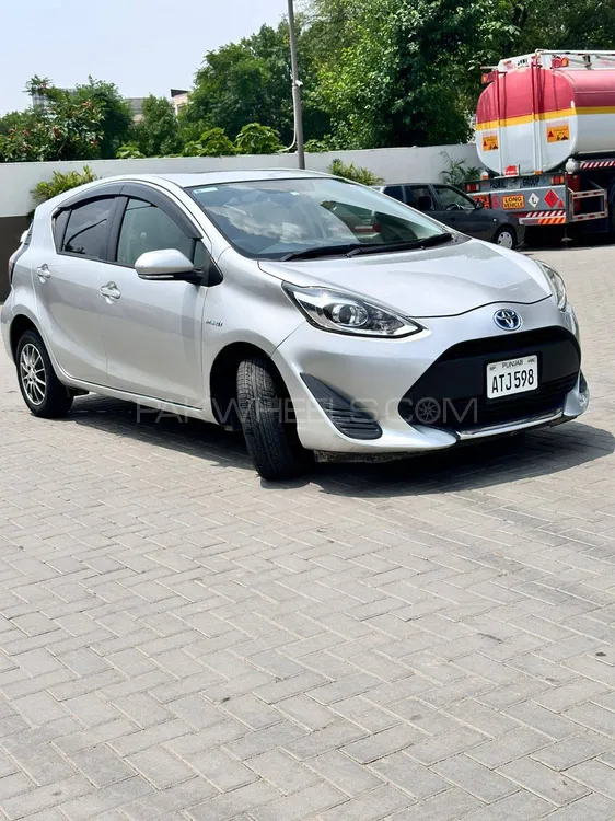 Toyota Aqua 2020 for Sale in Lahore Image-1