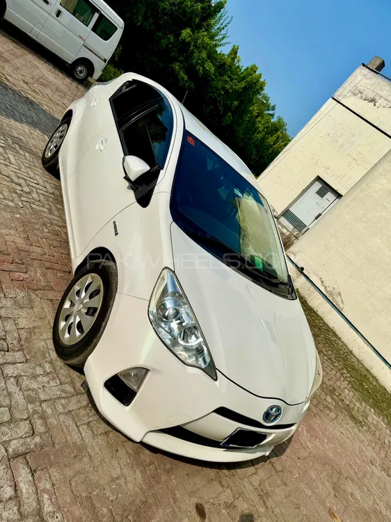 Toyota Aqua 2017 for Sale in Gujranwala Image-1