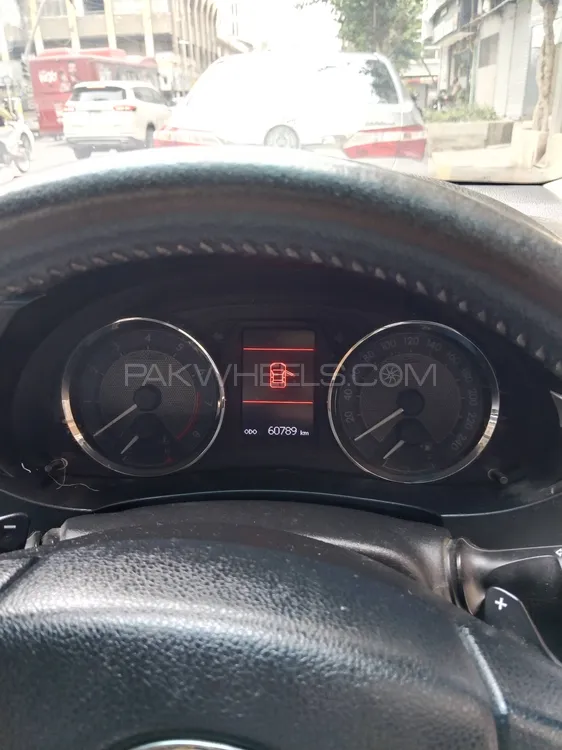 Toyota Corolla 2015 for Sale in Karachi Image-1