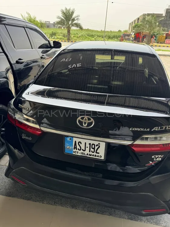 Toyota Corolla 2020 for Sale in Lahore Image-1