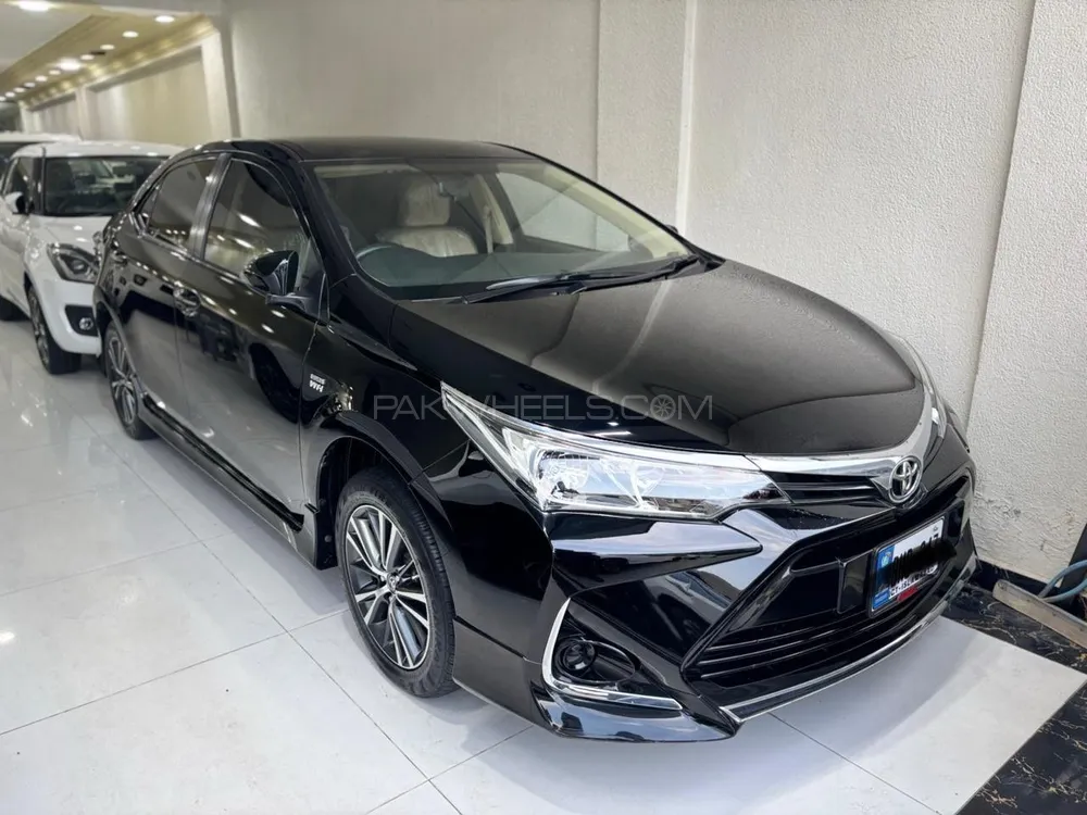 Toyota Corolla 2021 for Sale in Peshawar Image-1