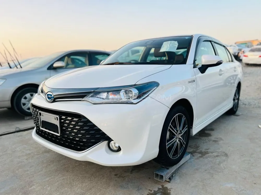 Toyota Corolla Axio 2016 for Sale in Islamabad Image-1