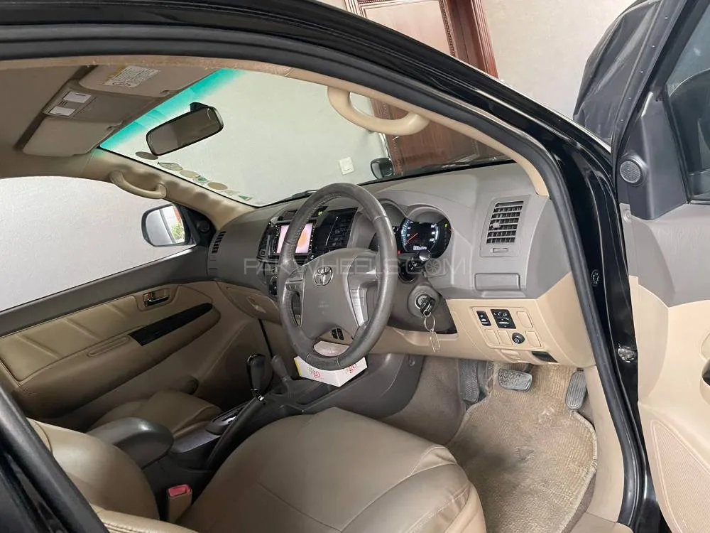Toyota Fortuner 2013 for Sale in Karachi Image-1