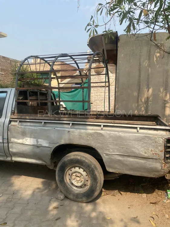 Toyota Hilux 1993 for Sale in Peshawar Toyota Hilux 1993 for Sale in Peshawar Image-2