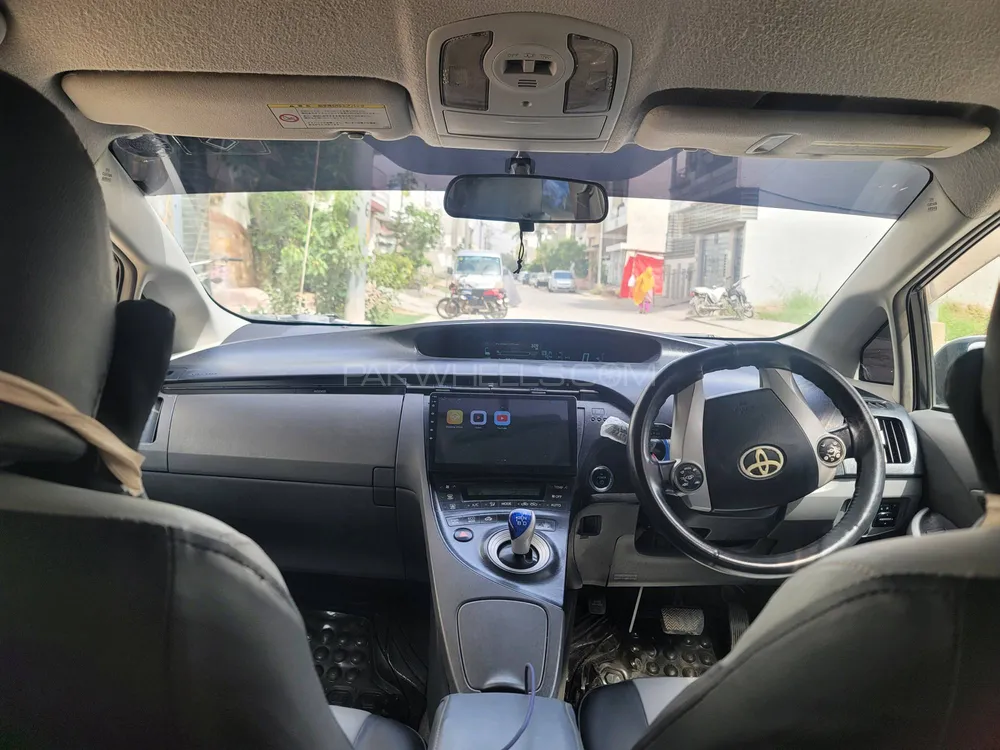 Toyota Prius 2011 for Sale in Karachi Image-1