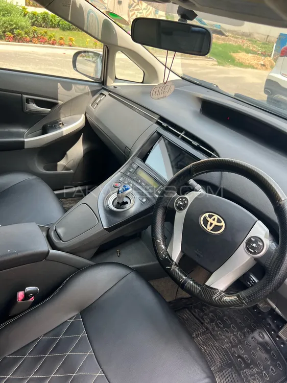 Toyota Prius 2011 for Sale in Faisalabad Image-1