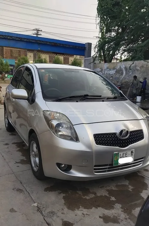 Toyota Vitz 2012 for Sale in Lahore Image-1
