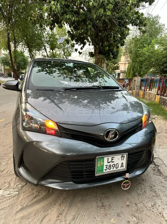 Toyota Vitz 2015 for Sale in Lahore Image-1
