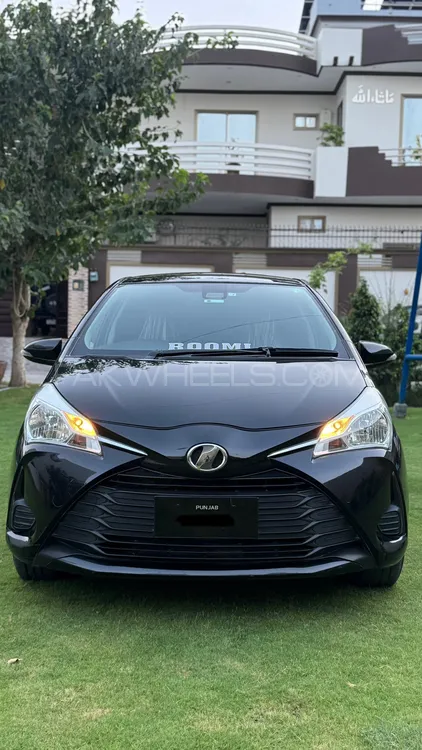 Toyota Vitz 2018 for Sale in Multan Image-1